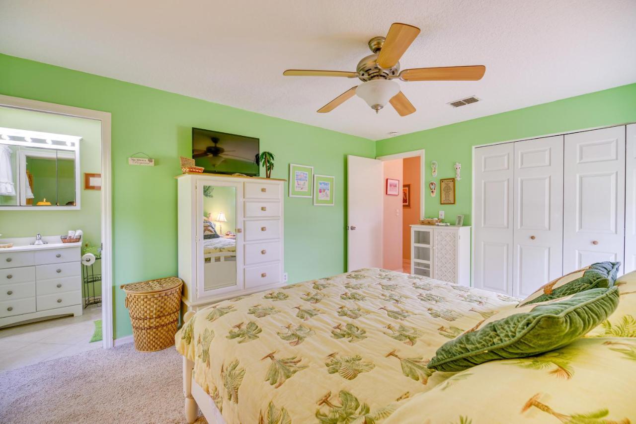 With Screened Lanai 8 Mi To Beach! Holiday home