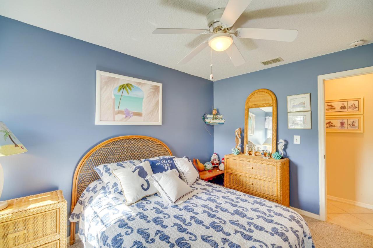 Holiday home With Screened Lanai 8 Mi To Beach!
