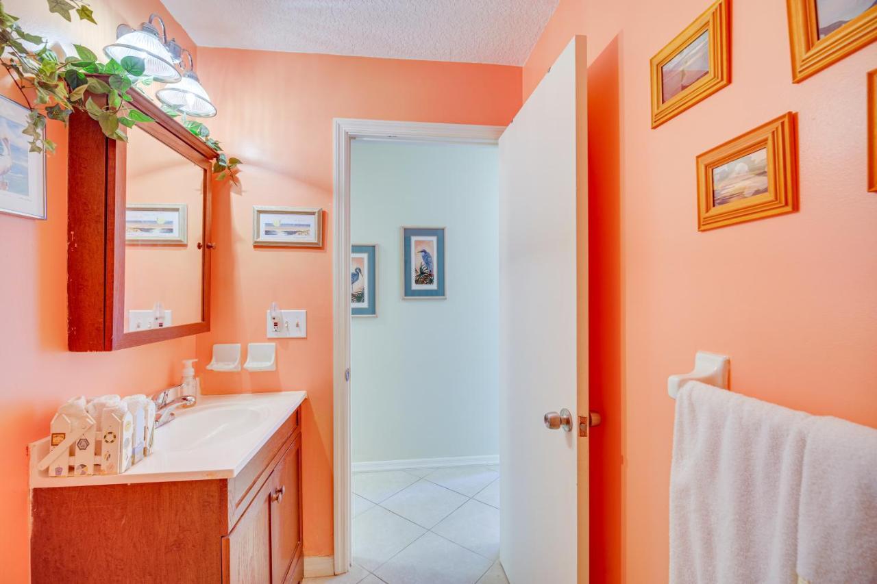 Holiday home With Screened Lanai 8 Mi To Beach! *